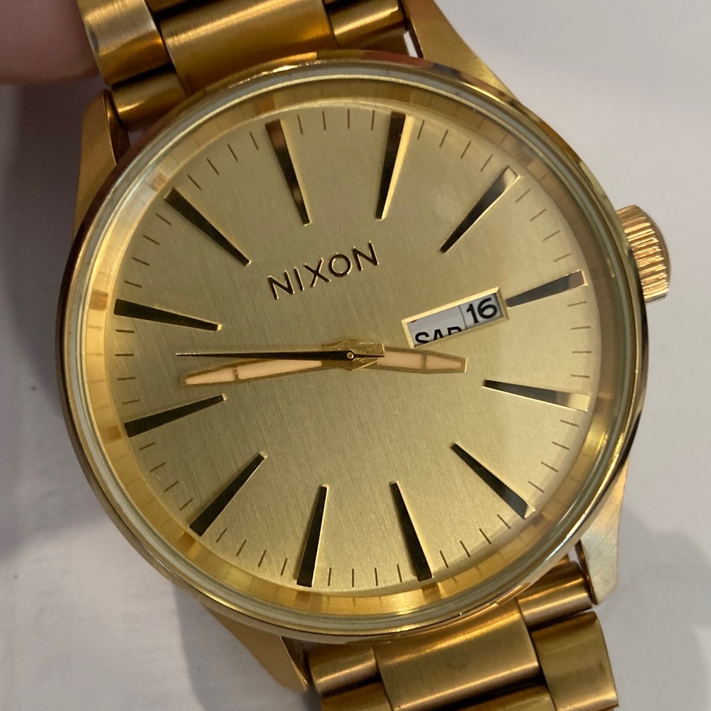 Nixon Sentry SS, gold tones, metal bracelet, new battery, spare links - Picture 3 of 11